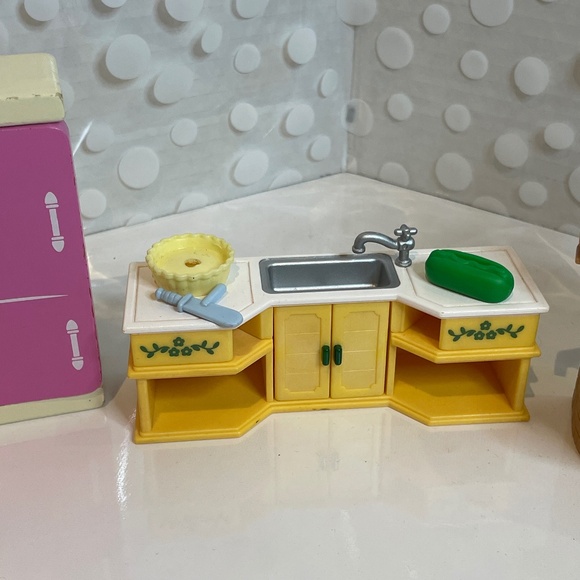 Calico Critters 🐱🐰Carriage & Furniture bundle - Picture 5 of 12